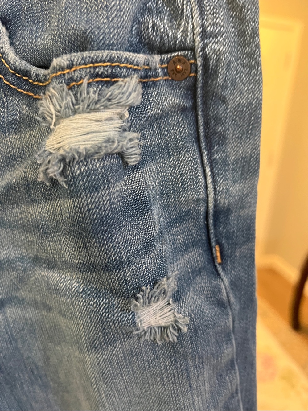 Abercrombie & Fitch Medium Blue Distressed Denim Jeans size 25 long - Picture 3 of 10